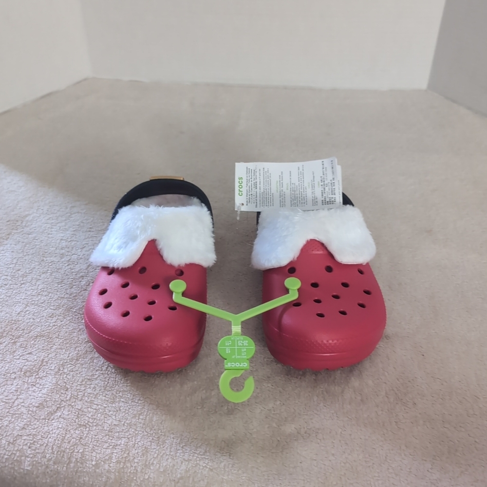 Crocs Classic Lined Clogs Santa Sandals C11 Red Round Toe Slip-On Christmas NWT